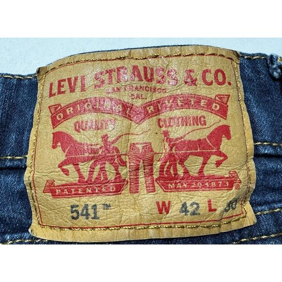 Levi's 541 Men's Dark Wash Athletic Taper Blue Denim Jeans - Size 42x28.5 - Picture 5 of 7